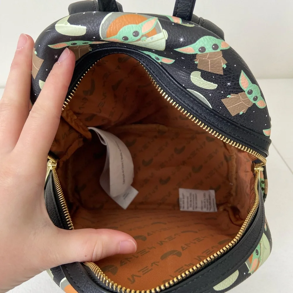 NWOT Loungefly Disney Parks Mandalorian‎ Baby Yoda Grogu mini backpack bag